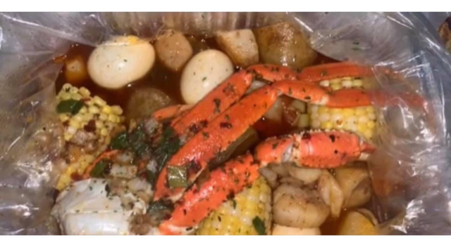 Portland's Bag O' Crab goes viral for more than just a robot waitress |  Business | bendbulletin.com